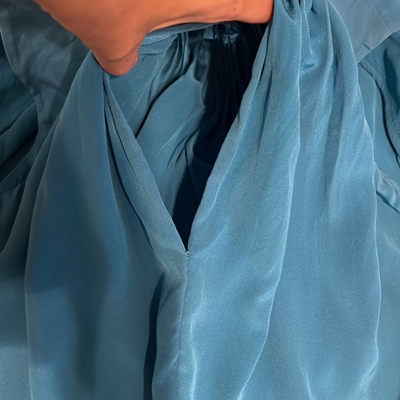 Tibi Arielle 100% silk sleeveless top. - Picture 12 of 13